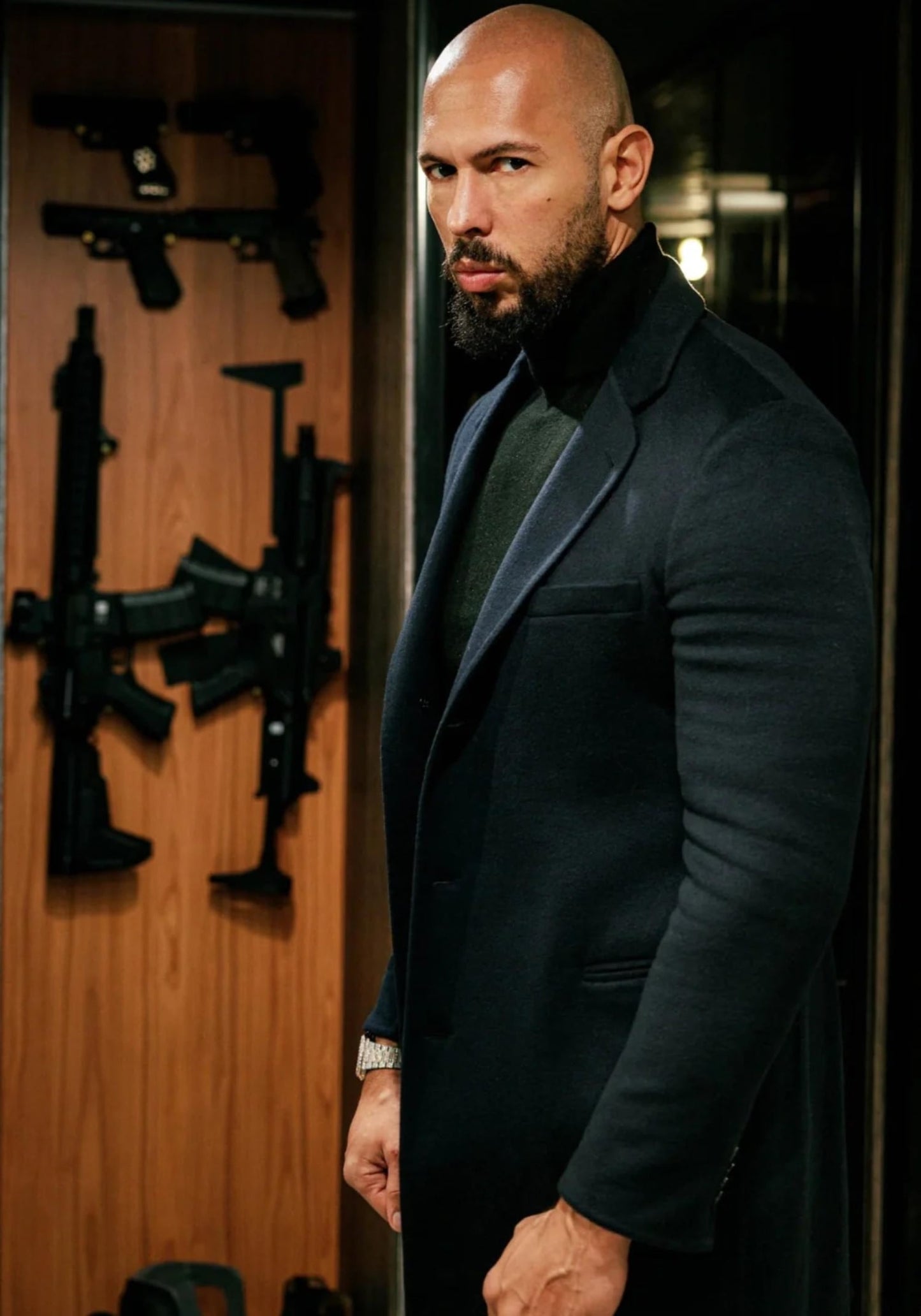 ANDREW TATE: SUIT & GUNS