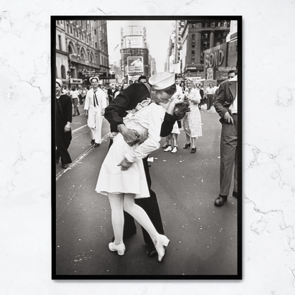 V-J Day Celebration | Times Square Kiss | Iconic Historical Photography Art | Black and White Poster | Wall Décor | Bedroom, Living Room, Office | Unique Home Decoration