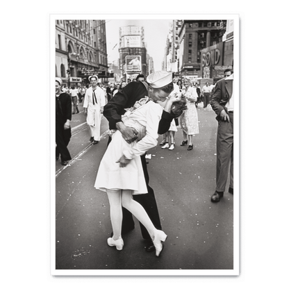 V-J Day Celebration | Times Square Kiss | Iconic Historical Photography Art | Black and White Poster | Wall Décor | Bedroom, Living Room, Office | Unique Home Decoration