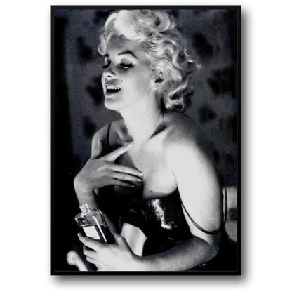 Marilyn Monroe | Candid Charm