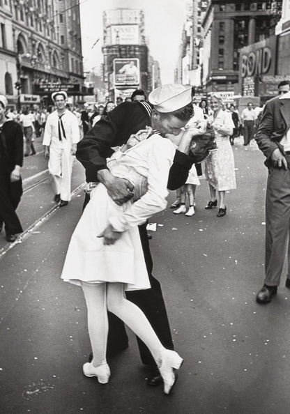 Times Square Kiss | Iconic Black & White Photography