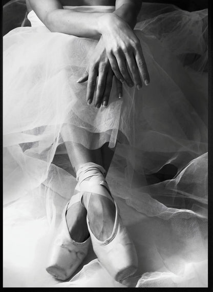 L'Attesa | Elegant Fine Art Decor